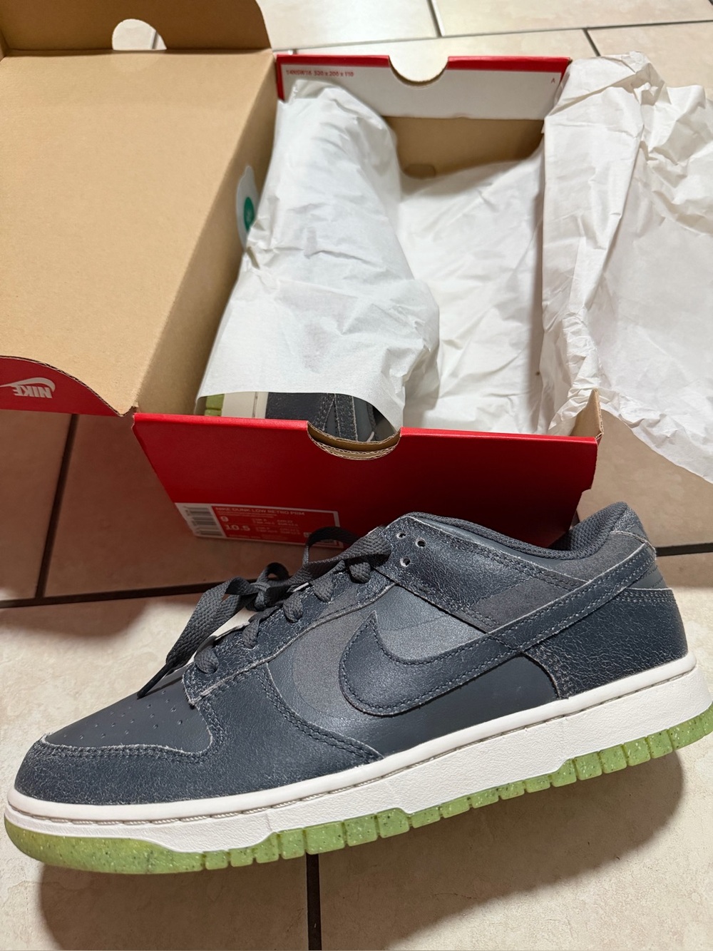 Nike Dunk Low Retro PRM Iron Grey / Phantom / Scream Green / Ghost Green size 9